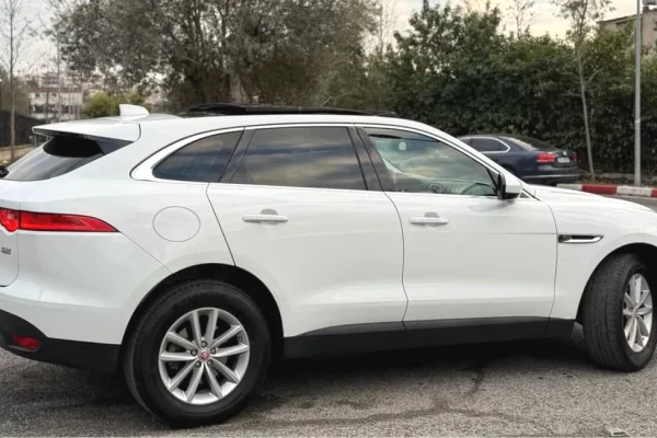 Makina ne shitje ne Tirane - 14,500 Euro