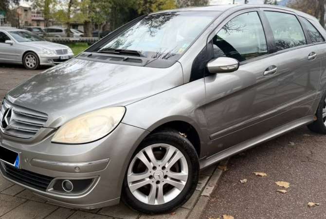 Makina ne shitje ne Tirane - 3,500 Euro