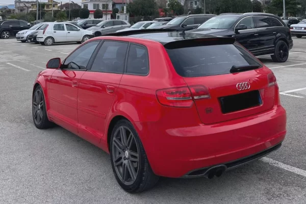 Makina ne shitje ne Tirane - 5,900 Euro