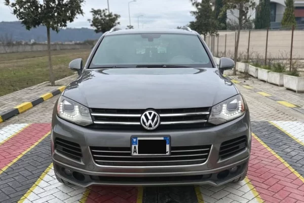 Makina ne shitje ne Tirane - 15,800 Euro