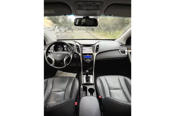 Makina ne shitje ne Tirane - 7,900 Euro