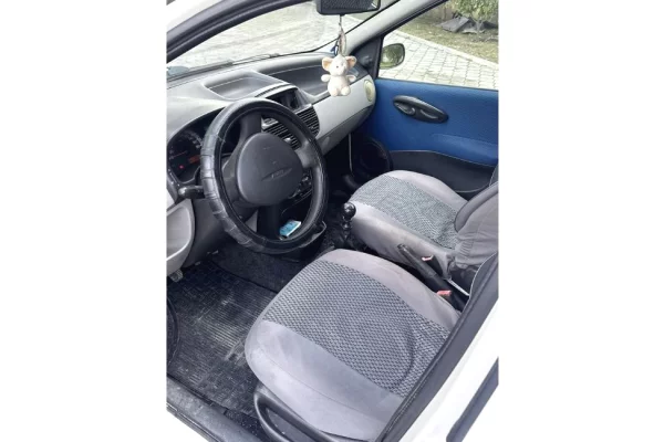 Makina ne shitje ne Tirane - 1,200 Euro