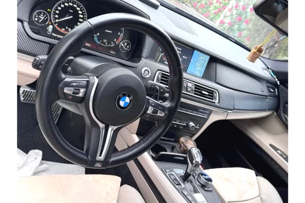 Makina ne shitje ne Tirane - 10,000 Euro