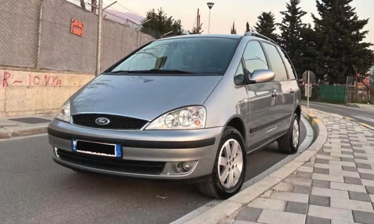 Makina ne shitje ne Tirane, Ford, 2004 Diesel,Kambio Manual Pagesa 2,500  Euro.