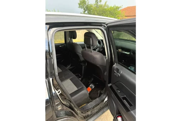 Makina ne shitje ne Tirane - 6,000 Euro