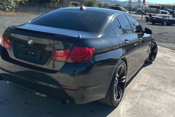 Makina ne shitje ne Tirane - 11,000 Euro