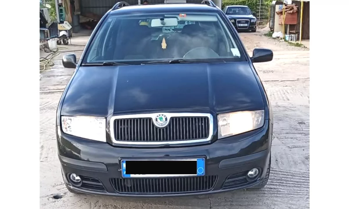 Makina ne shitje ne Tirane, Skoda, 2007 Diesel,Kambio Automatik Pagesa 3,500  Euro.