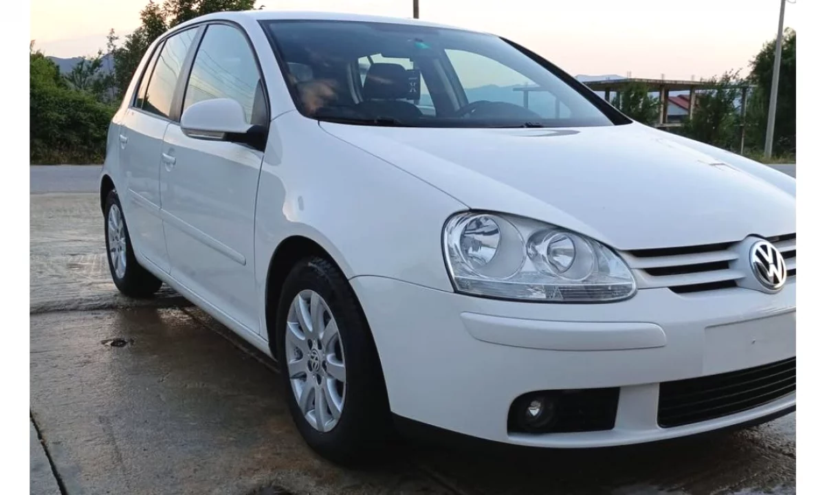 Makina ne shitje ne Tirane, Volkswagen, 2008 Benzine,Kambio Automatik Pagesa 5,200  Euro.