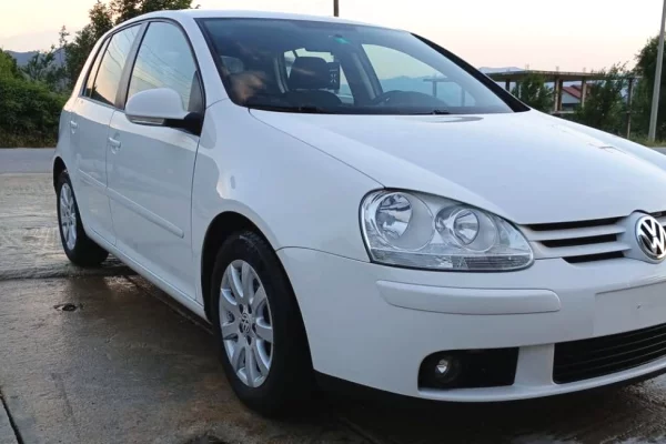 Makina ne shitje ne Tirane - 5,200 Euro