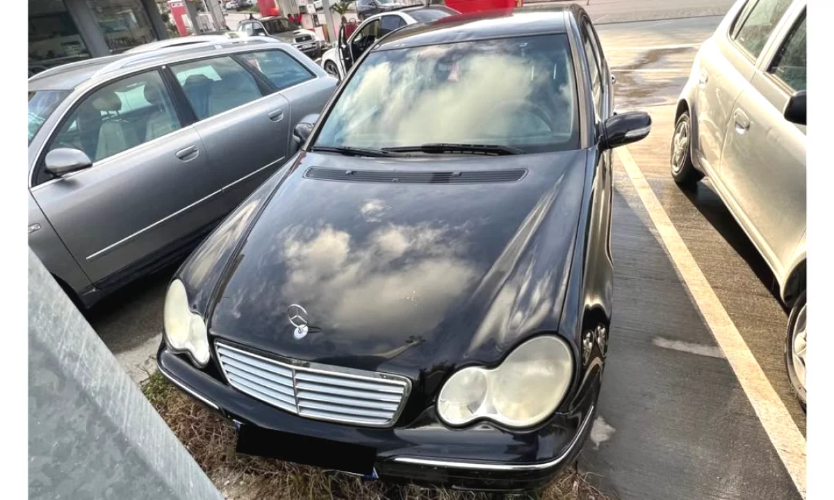 Cars for sale in Saranda, Volkswagen, 2004 Diesel,Kambio Automatik Payment 4,500  Euro.