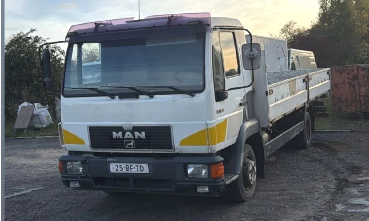 Cars for sale in Tirana, Man, 2008 Diesel,Kambio Automatik Payment 8,000  Euro.