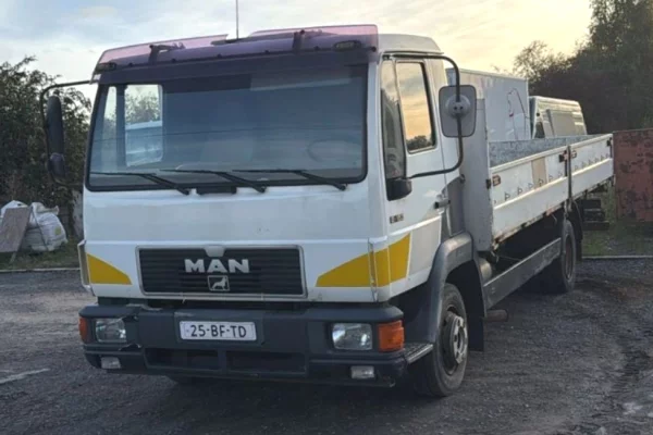 Makina ne shitje ne Tirane - 8,000 Euro