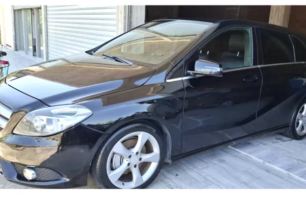 Makina ne shitje ne Tirane - 5,500 Euro