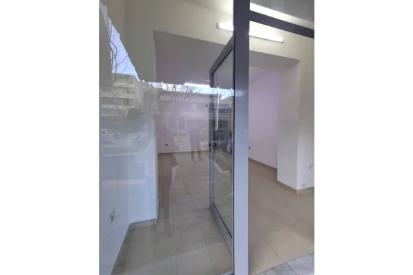 Ambient biznesi me qera 1+1 ne Vlore - 250 Euro