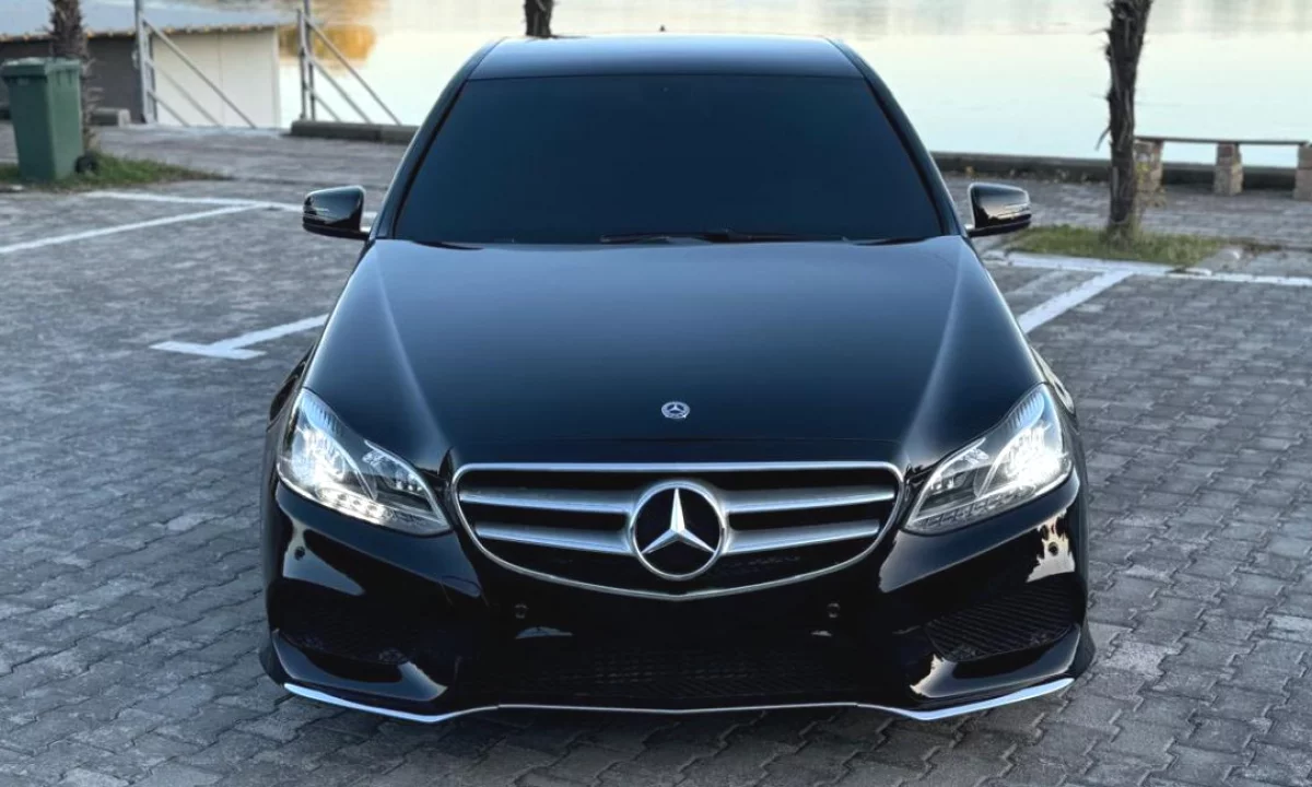 Makina ne shitje ne Tirane, Mercedes-Benz, 2015 Diesel,Kambio Automatik Pagesa 12,500  Euro.