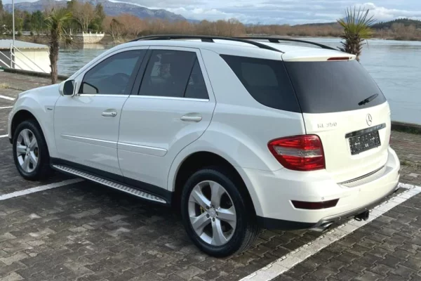 Makina ne shitje ne Tirane - 9,500 Euro