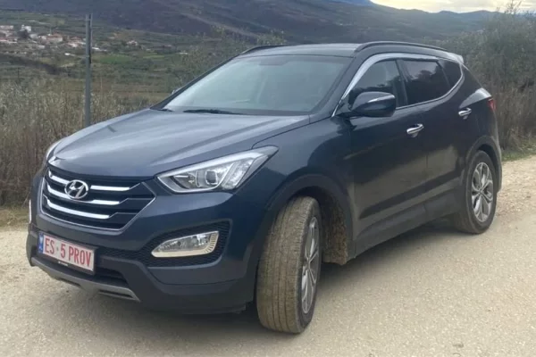 Makina ne shitje ne Tirane - 8,800 Euro