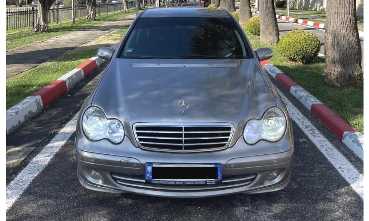 Cars for sale in Tirana, Mercedes-Benz, 2005 Diesel,Kambio Manual Payment 3,800  Euro.