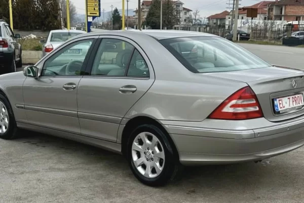 Cars for sale in Elbasan, Mercedes-Benz, 2004 Benzine,Kambio Automatik Payment 4,000  Euro.