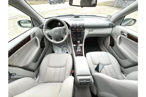 Cars for sale in Elbasan, Mercedes-Benz, 2004 Benzine,Kambio Automatik Payment 4,000  Euro.