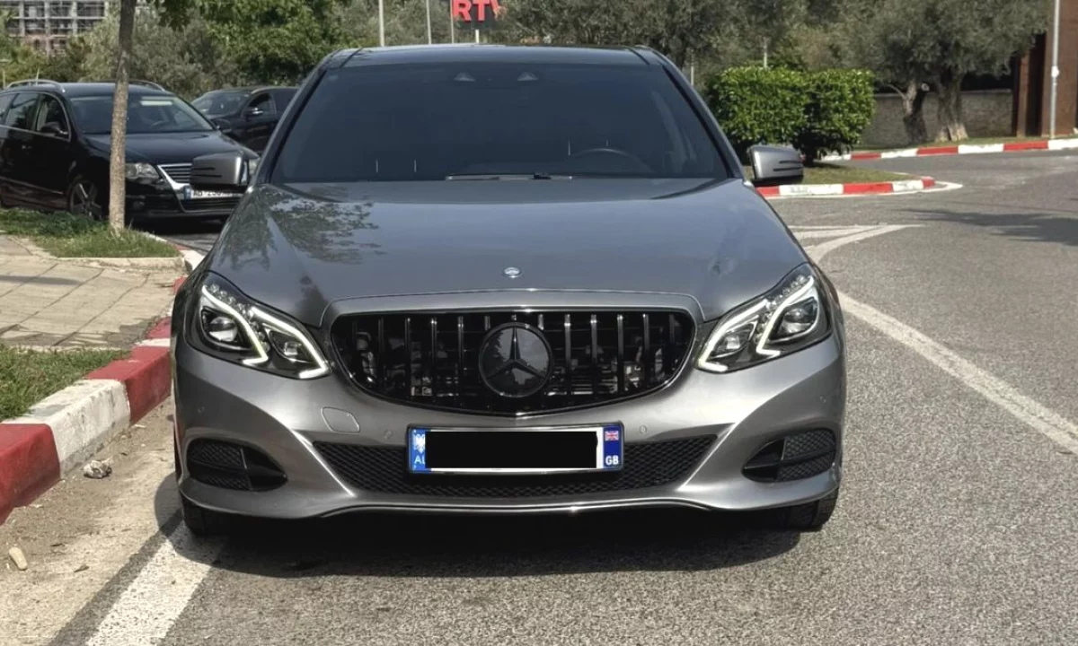 Makina ne shitje ne Tirane, Mercedes-Benz, 2014 Diesel,Kambio Automatik Pagesa 13,000  Euro.