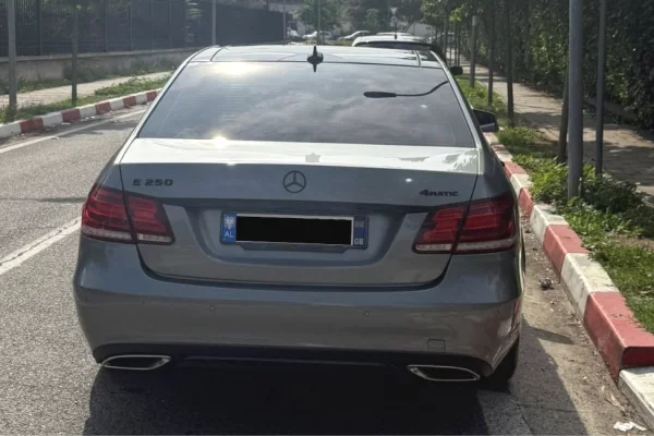 Makina ne shitje ne Tirane - 13,000 Euro