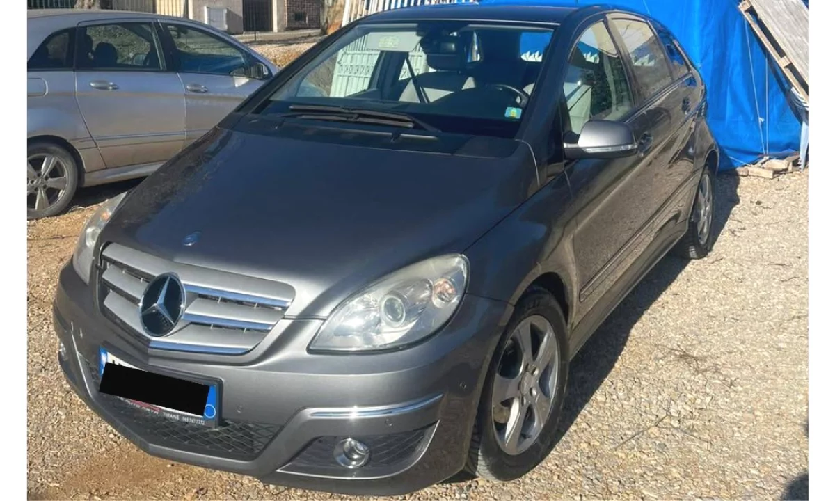 Makina ne shitje ne Tirane, Mercedes-Benz, 2008 Diesel,Kambio Automatik Pagesa 5,000  Euro.