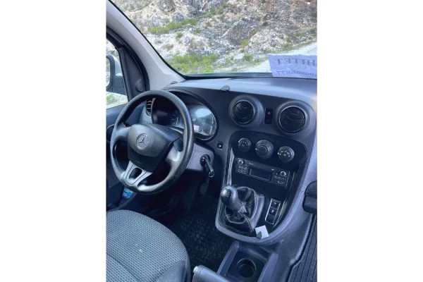 Makina ne shitje ne Tirane - 6,000 Euro