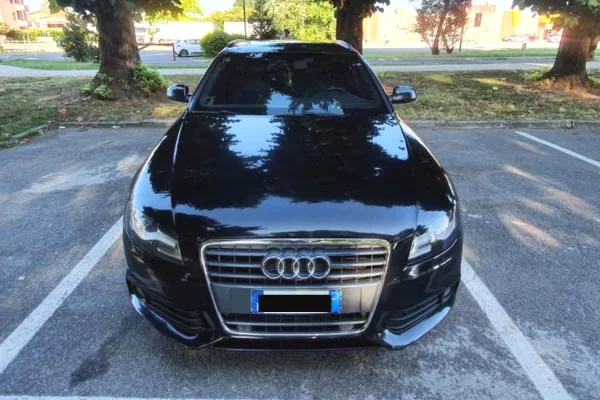 Makina ne shitje ne Tirane - 7,800 Euro