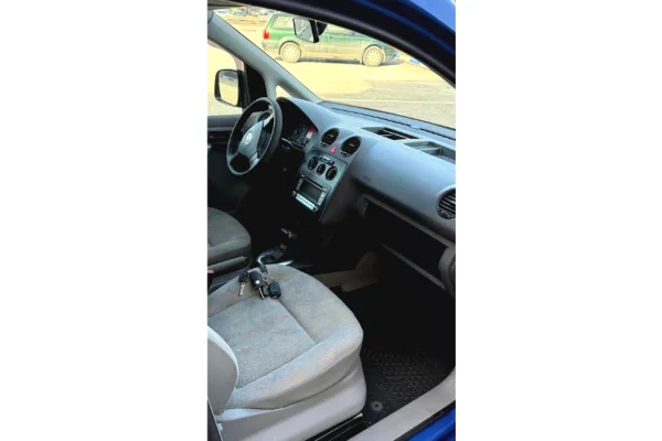 Cars for sale in Pristina - 3,900 Euro