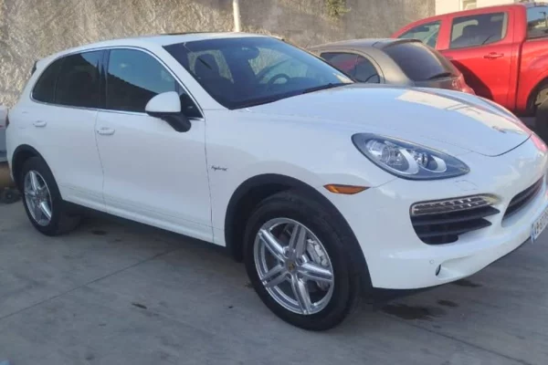 Cars for sale in Tirana - 15,500 Euro