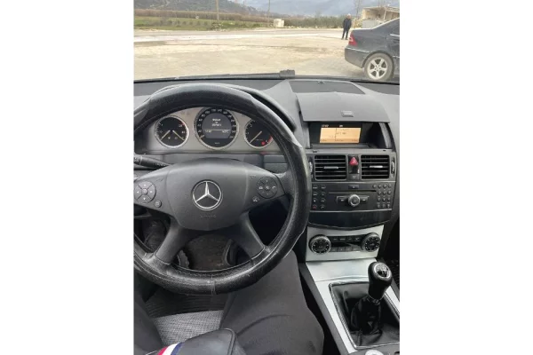 Cars for sale in Tirana - 4,400 Euro