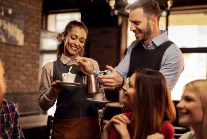 Njoftime Pune per Kamarier/e,  Banakier/e, Krepier/e ne Tirane