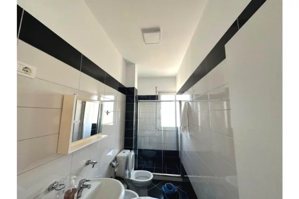 Shtepi me qera Apartament ne Vlore, 2+1, Mobilimi E mobiluar, Pagesa 700  Euro.