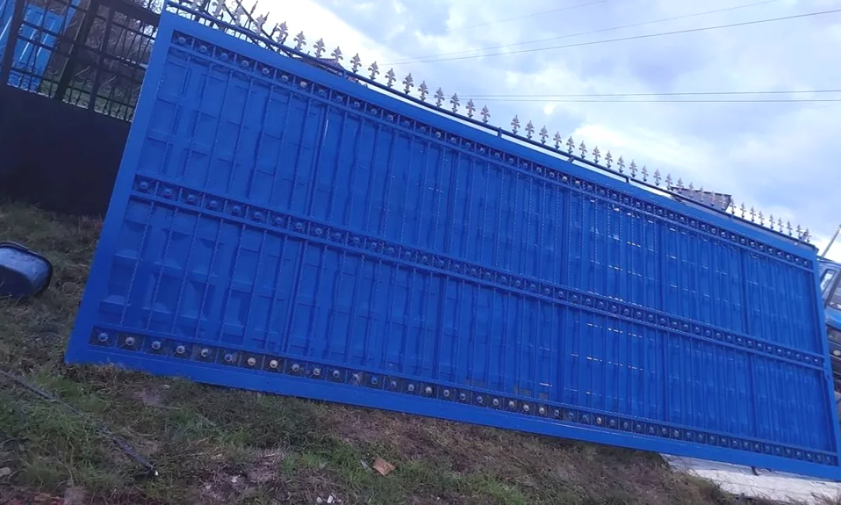  Shitet Porta super gjendje👌