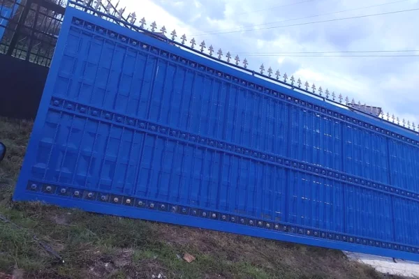 Artikuj te ndryshem ne Durres - 80,000 Leke