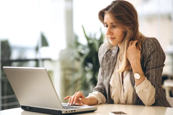 Njoftime Pune per Punonjëse Part-Time ne Tirane