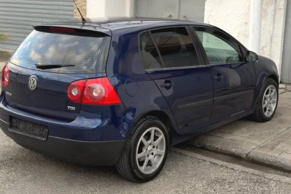 Makina ne shitje ne Tirane - 4,500 Euro