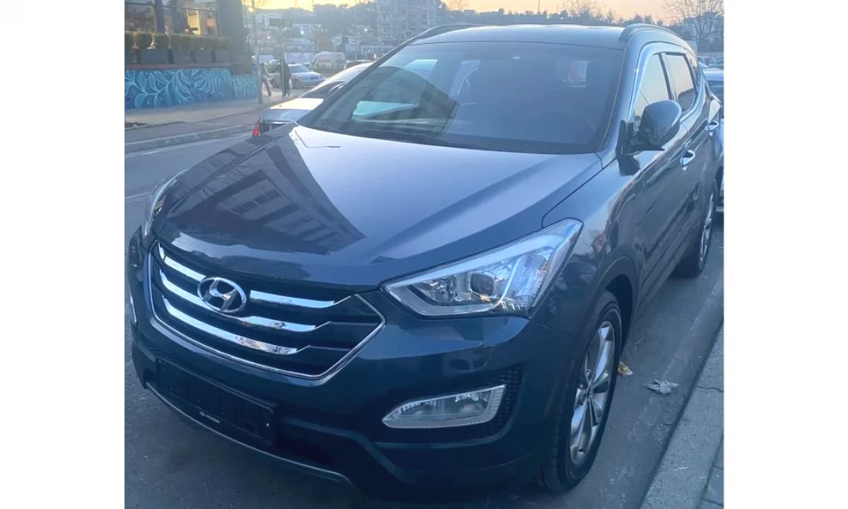 Makina ne shitje ne Tirane, Hyundai, 2014 Diesel,Kambio Automatik Pagesa 8,700  Euro.