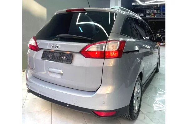 Makina ne shitje ne Tirane - 4,300 Euro