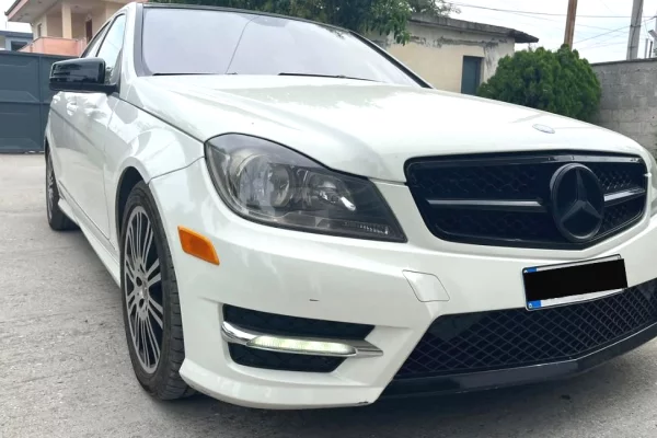 Makina ne shitje ne Tirane - 9,999 Euro