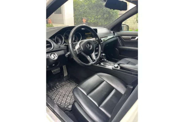 Makina ne shitje ne Tirane - 9,999 Euro