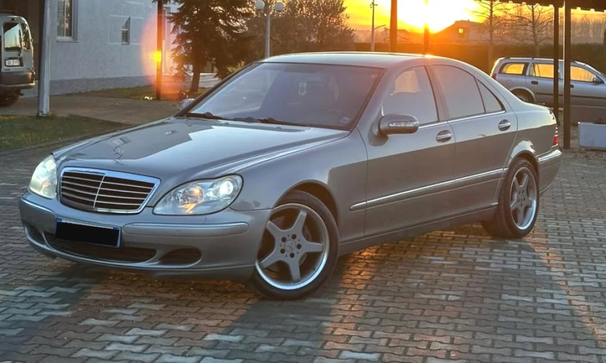 Makina ne shitje ne Tirane, Mercedes-Benz, 2003 Diesel,Kambio Automatik Pagesa 7,000  Euro.