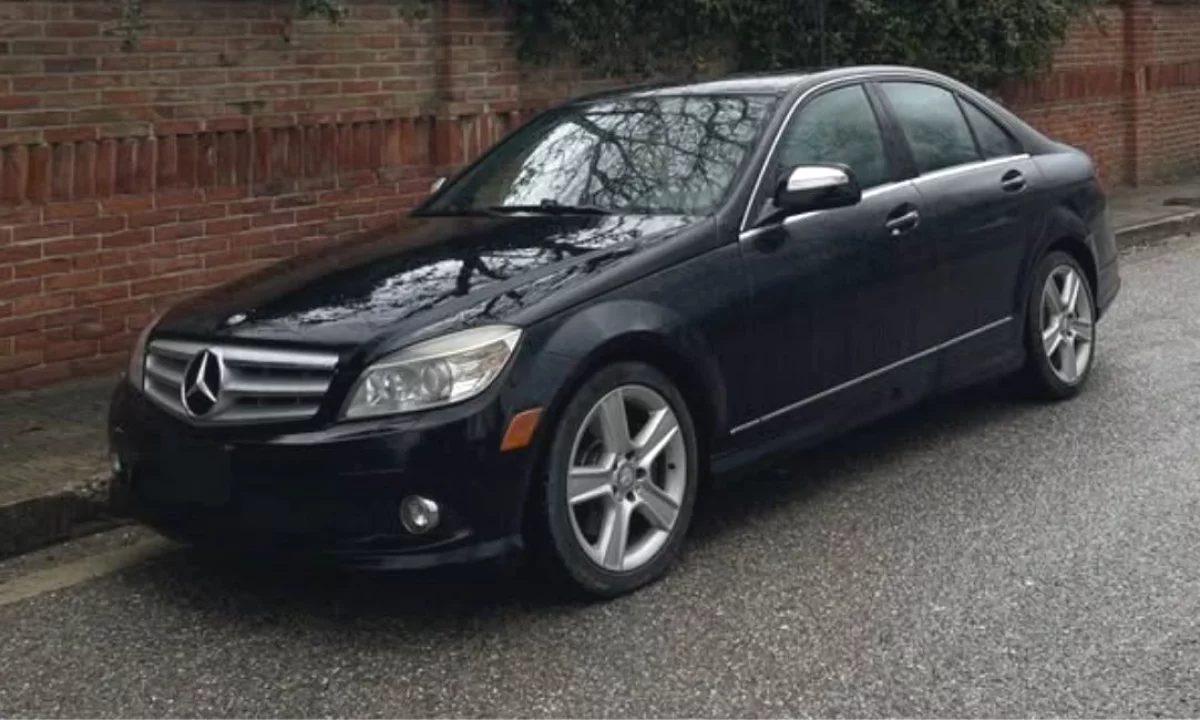 Makina ne shitje ne Tirane, Mercedes-Benz, 2009 Benzine,Kambio Automatik Pagesa 5,500  Euro.