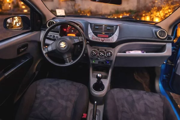 Makina ne shitje ne Tirane - 290,000 Leke