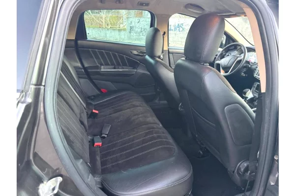 Makina ne shitje ne Tirane - 3,400 Euro