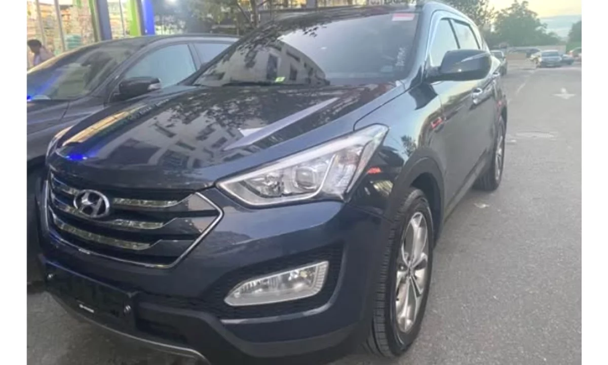 Makina ne shitje ne Tirane, Hyundai, 2014 Diesel,Kambio Automatik Pagesa 8,700  Euro.
