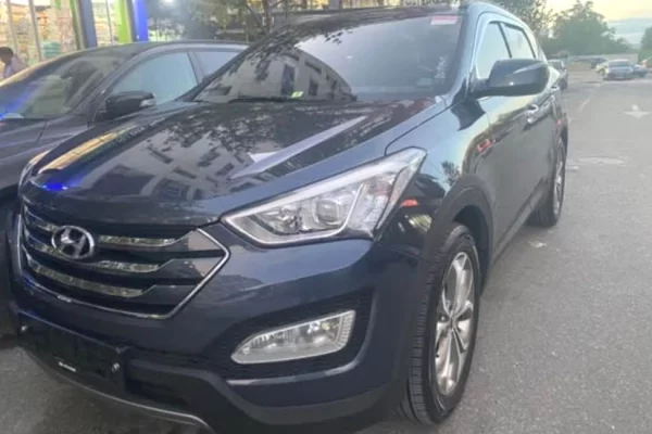 Makina ne shitje ne Tirane - 8,700 Euro