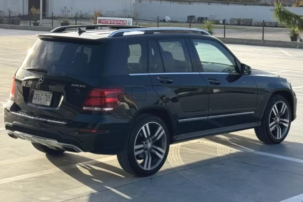 Makina ne shitje ne Tirane - 12,800 Euro