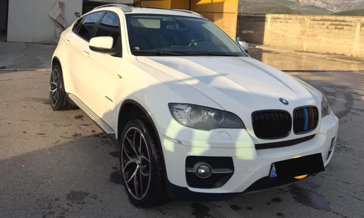 Makina ne shitje ne Tirane, BMW, 2011 Diesel,Kambio Automatik Pagesa 12,000  Euro.